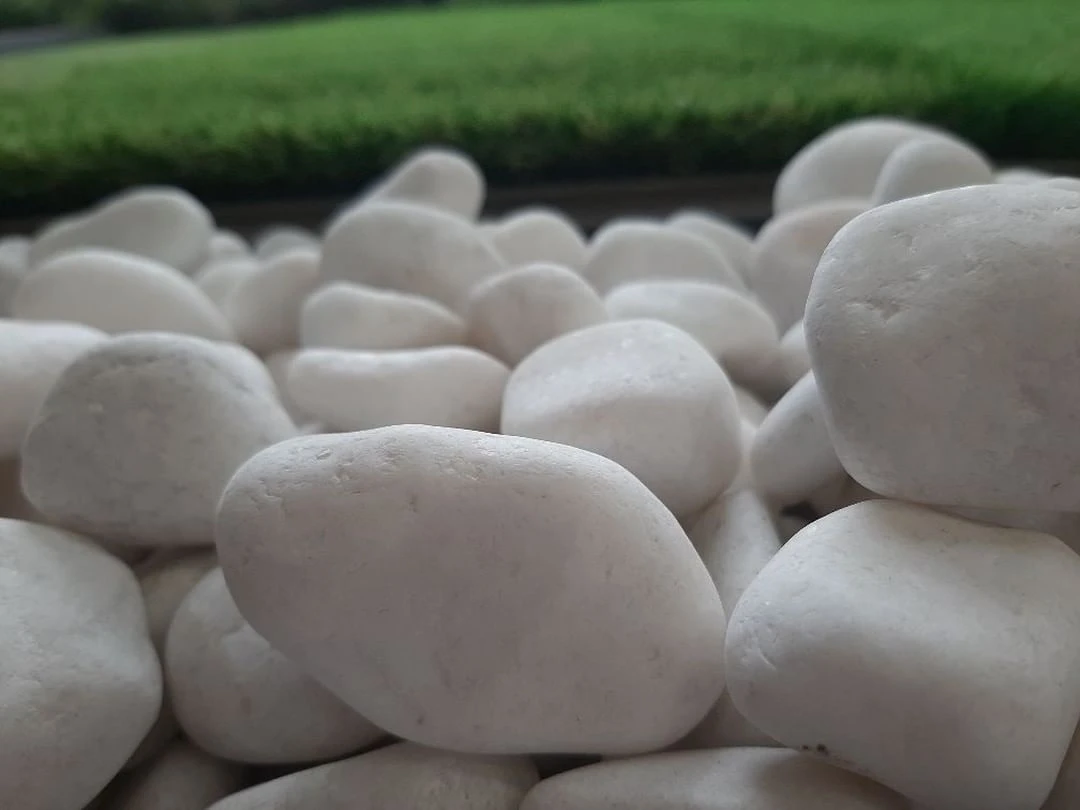 Snow White Pebbles
