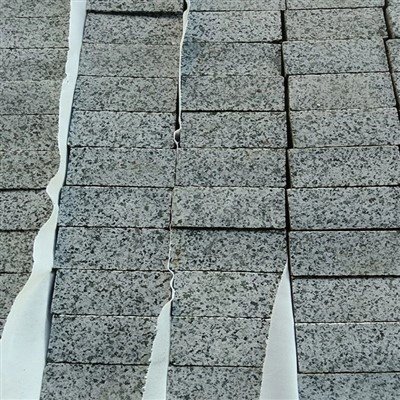 G654 Sahattu tummanharmaa graniittiset mukulakivilaatat