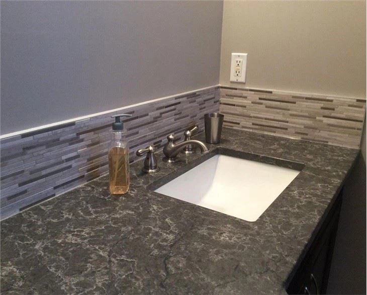 Coastal Grey Quartz bathroom